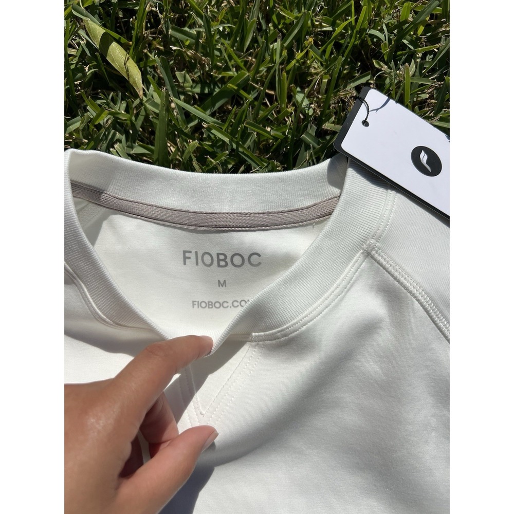 FIOboc CrewNeck Sweatshirt Mens Medium White Pullover New with Tags - Picture 2 of 4